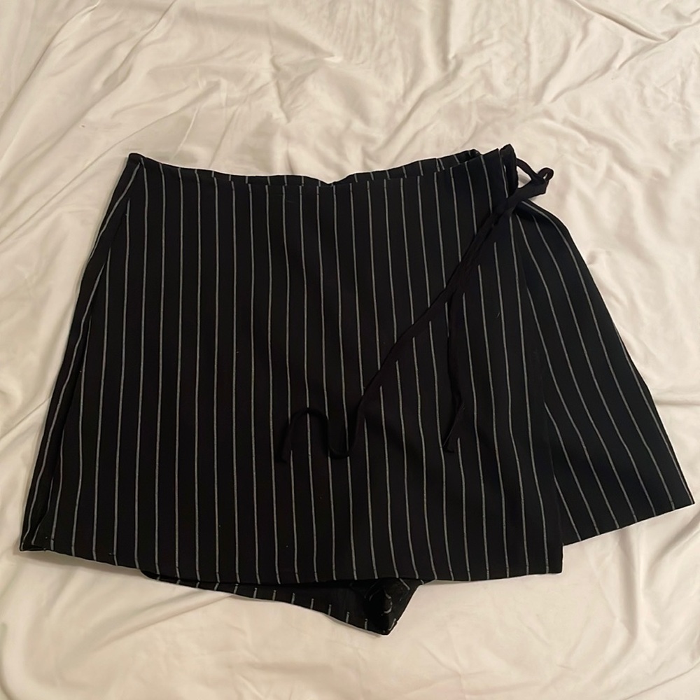 Striped Black tie Skort